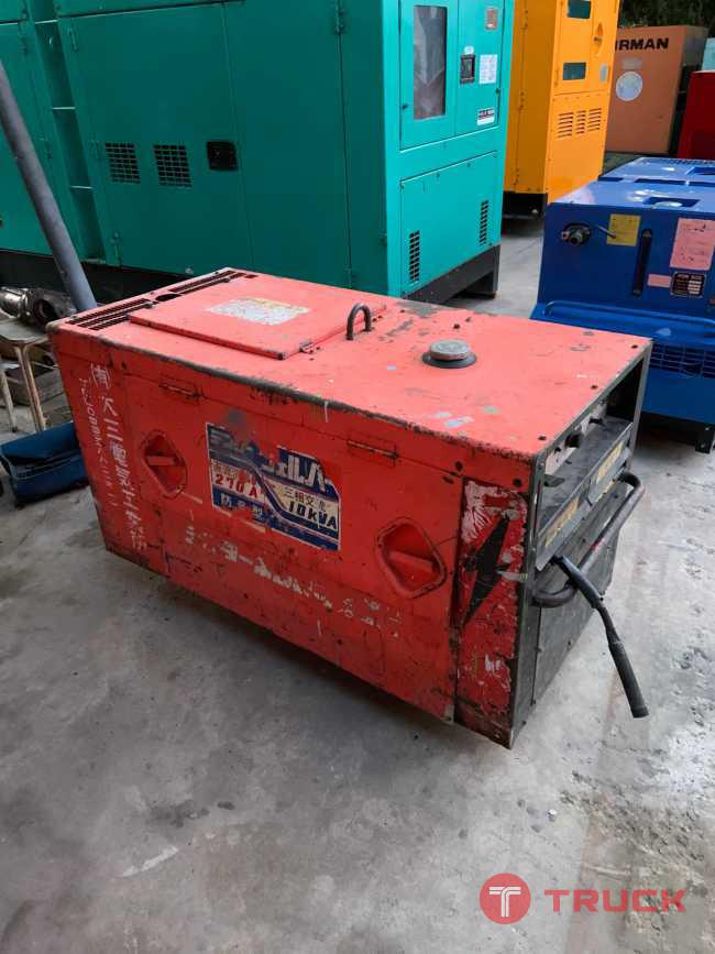 เครื่องปั่นไฟพร้อมเชื่อม Denyo 270A 10KVA มือสอง เครื่องปั่นไฟพร้อมเชื่อม Denyo 270A 10KVA มือสอง