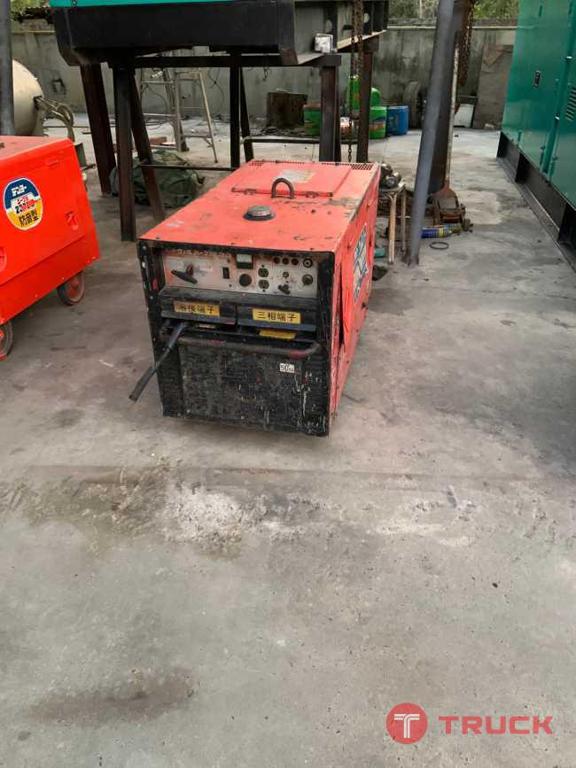 เครื่องปั่นไฟพร้อมเชื่อม Denyo 270A 10KVA มือสอง เครื่องปั่นไฟพร้อมเชื่อม Denyo 270A 10KVA มือสอง