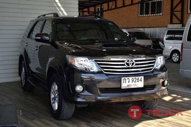 Toyota Fortuner 3.0 V SUV AT 2011
