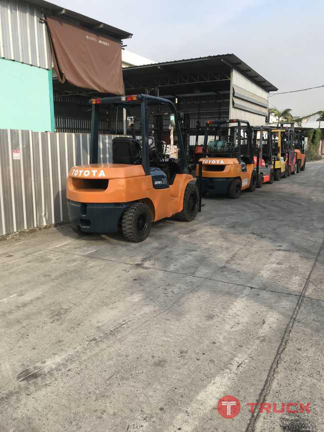 ขายรถฟอร์คลิฟท์ยี่ห้อTOYOTAรุ่น7FD30