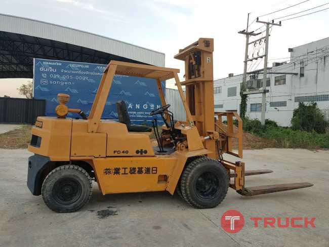 Komatsu FD40 ยกได้ 4 ตัน จากญี่ปุ่น โทร 086-0044333 065-8844400 089-0080077 089-0050007 www.nmc99.com