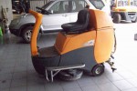 ขาย รถขัดพื้น (SWEEPER) ยี่ห้อ TASKI รุ่น CO3500 ระบบไฟฟ้า รถนำเข้ามาจากญี่ปุ่น สภาพสวยเดิมๆ ราคาไม่แพง แบตเตอรี่ดี