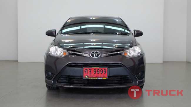 ชายรถหรู TOYOTA VIOS สีเทาดำ เกียร์AT ปี2015 ราคาพิเศษ ตอนนี้เท่านั้น ห้ามพลาด