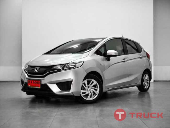 ขายรถหรู HONDA JAZZ สีบรอนซ์ ปี2015 สภาพมือหนึ่ง ราคาสุดคุ้ม ตอนนี้เท่านั้น