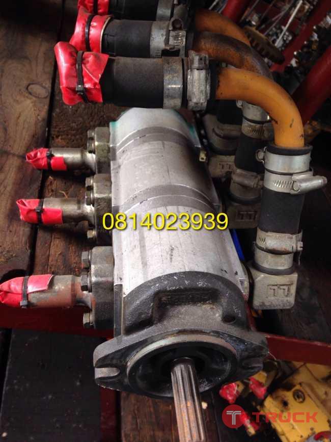 ปั้ม pc50 komatsu ขายอะไหล่แบคโฮ 0814023939