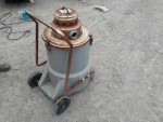 อีกเครื่องครับ เครื่องดูดฝุ่น ดักฝุ่น เก่าญี่ปุ่น ไฟ 110V JET strom ลมแรงมาก ระบบทำงานได้ 6800 บาท