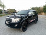 TOYOTA FORTUNER เครื่อง3.0V ขับ4WD TOP ปี2009 สีดำ เกียรออโต้ ดีเซล โทร 0830107316 กร