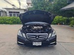 Mercedes-Benz E250 CGI BlueEFFICIENCY 1.8 W212 Avantgarde Sedan