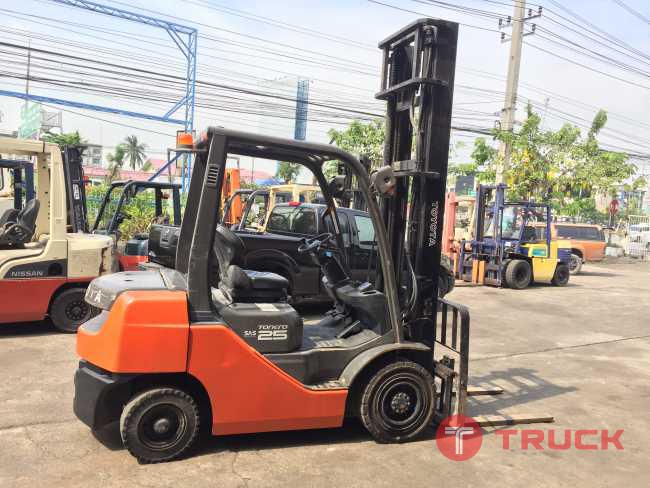 ขายฟอร์คลิฟท์มือสอง ยี่ห้อ Toyota รุ่น 02-8FDF25 เครื่องยนต์ดีเซล เกียร์ออโต้ ขนาด 2.5 ตัน เสาสูง 5 เมตร สภาพสวย รถนำเข้าจากญี่ปุ่น ราคาไม่แพง
