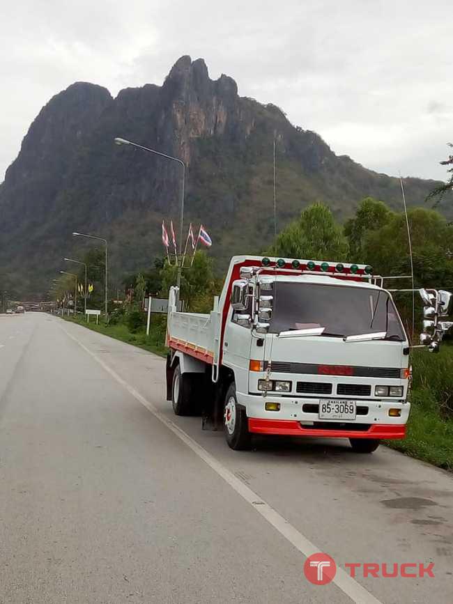 ขายครับ NPR 115 แรงม้าพวงมาลัยเพาเวอร์ เอฟหน้าหลังslow อินเตอร์ 3 speed แอร์เย็นพร้อมอุปกรณ์ตกแต่่ง 0956710646