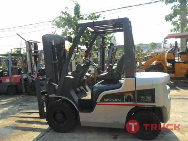 ขาย รถยก (ฟอร์คลิฟท์) ยี่ห้อ นิสสัน รุ่น EBT-P1F2 ปี 2013 เครื่องยนต์เบนซิน ขนาด 2.5 ตัน เสาสูง 3 เมตร เกียร์ออโ้ต้ สภาพสวยเดิม ๆ รถนำเข้าจากญี่ปุ่น ราคาไม่แพง