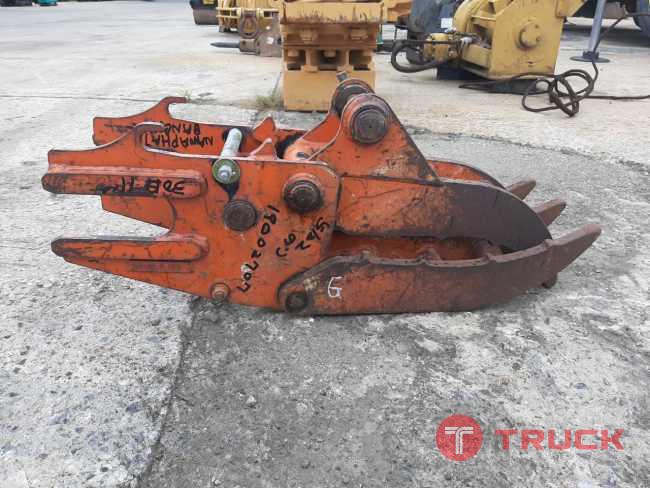 หัวคีบไม้ สลัก 35 mm. PC30-40 จากญี่ปุ่น โทร 086-0044333 065-8844400 089-0080077 089-0050007 www.nmc99.com