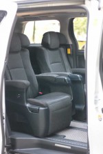 ขสยรถ สถาพนางฟ้า toyota vellfire 2.4 ปี 2013 ประตูสไลด์ไฟฟ้า 2 ข้าง