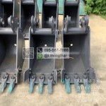 บุ้งกี๋ KX 91-3 กว้าง 30 CM สลัก 40 MM อาร์ม 14 CM 3 ฟัน