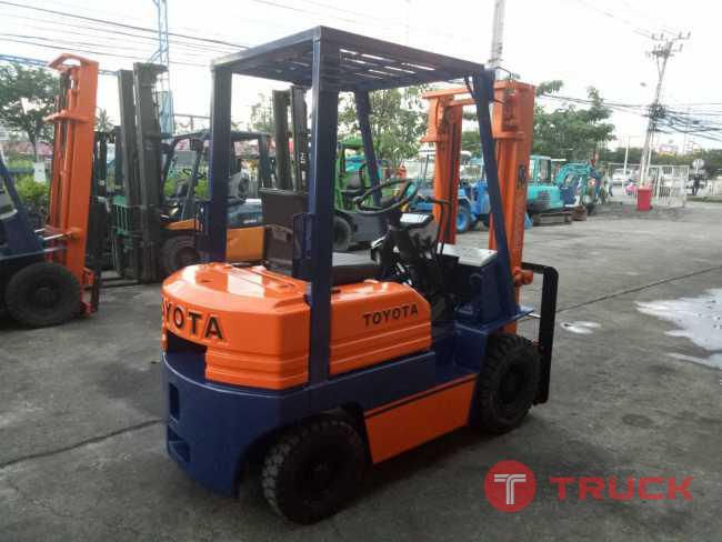 ขาย รถยกฟอร์คลิฟท์ ยี่ห้อ TOYOTA รุ่น 5FGL15 เครื่องยนต์ เบนซินหรือแก๊ส ขนาด 1.5 ตัน เสาสูง 3 เมตร สภาพสวยมาก รถนำเข้าจากญี่ปุ่น ชั่วโมงการใช้งานน้อย