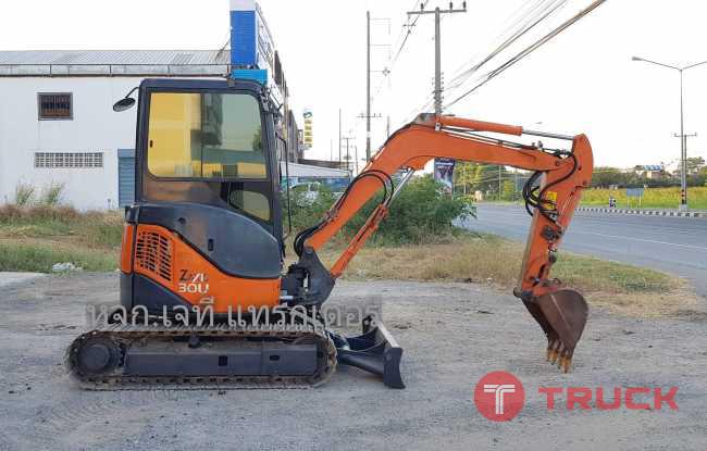 HITACHI ZX30U-2 เก่าญี่ปุ่น รถปี 2009 มีลายหัวเจาะ แทรกเหล็ก แอร์พร้อม HITACHI ZX30U-2 เก่าญี่ปุ่น รถปี 2009 มีลายหัวเจาะ แทรกเหล็ก แอร์พร้อม