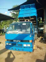 ISUZU NKR100แรงม้า โทร 0945129669 อ้วน