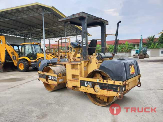 ขายรถบดอัดสั่นสะเทือน ยี่ห้อ CATERPILLAR CB434C นำเข้าจาก USA ไม่เคยใช้งานในไทย